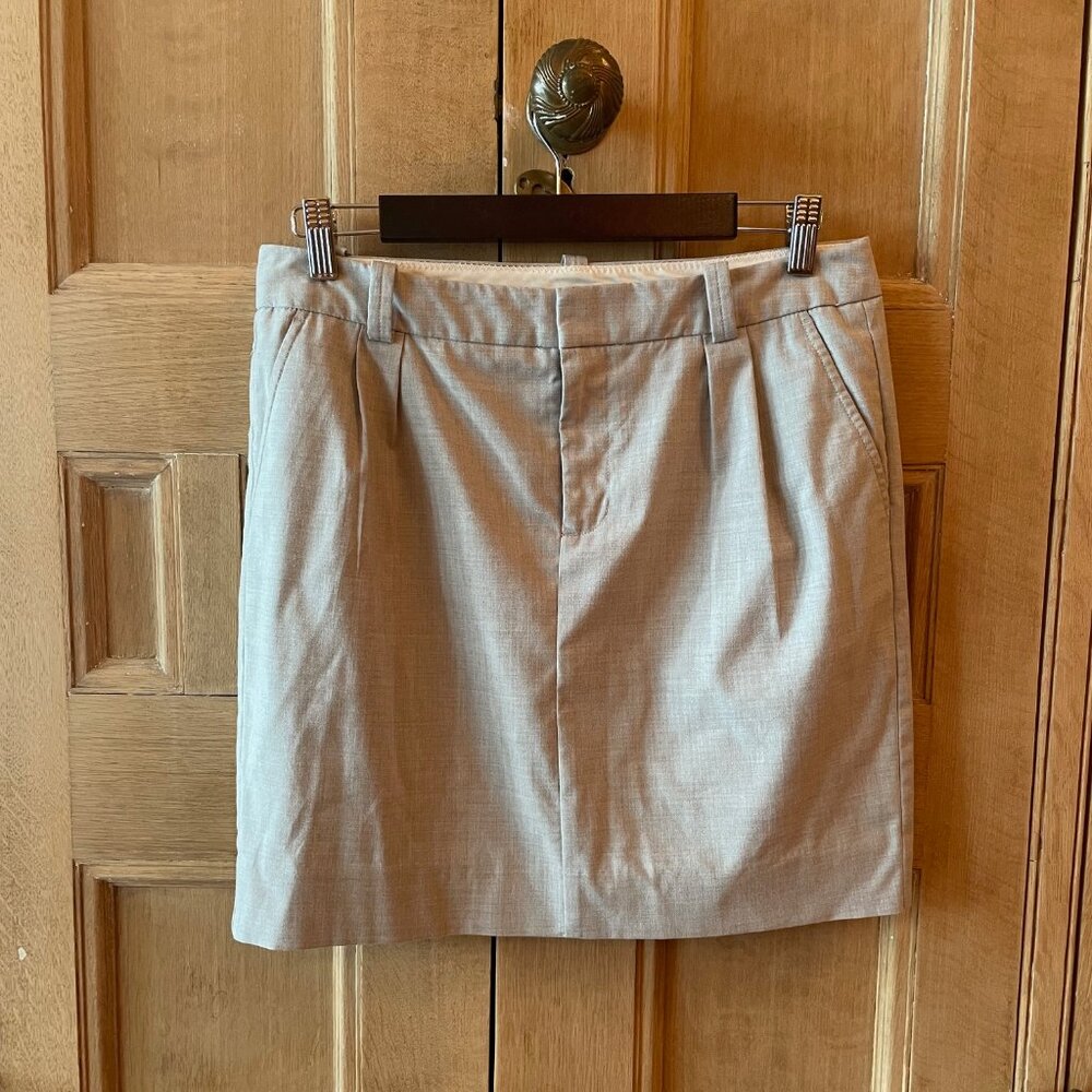 Light Grey Gap Mini-Skirt, Size 4